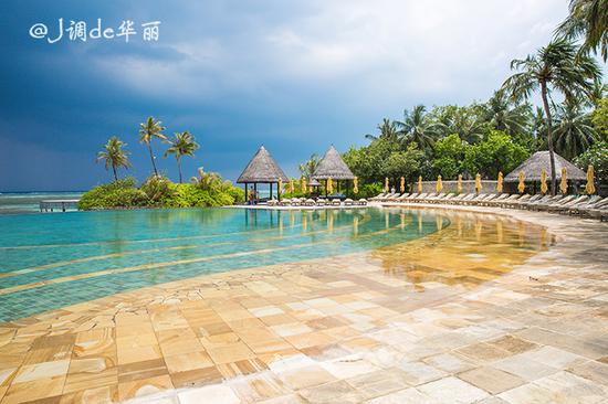 【<a href='http://travel.sina.com.cn/maerdaifu-lvyou/?from=b-keyword' target='_blank'>马尔代夫</a>】四季库达岛:小而美的<a href='http://travel.sina.com.cn/maerdaifu-lvyou/?from=b-keyword' target='_blank'>马尔代夫</a>风情后花园
