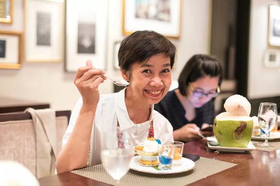 厉害了!在曼谷这家餐厅,竟然可以跟着泰王室御厨的女儿学做宫廷菜
