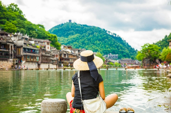 曾經(jīng)備受詬病的鳳凰古城，這個暑假怎么樣了