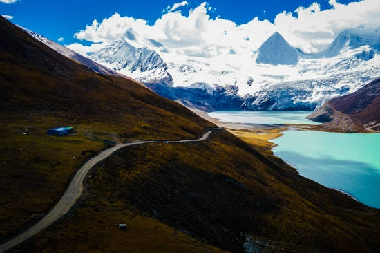 一直默默清修的藏东,旅游开始崛起,萨普神山成热门
