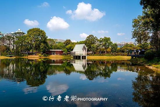 最美婚姻登记处,尚未开张,已带红一个都市<a href='http://travel.sina.com.cn/shantou_xiaogongyuan-lvyou/?from=b-keyword' target='_blank'>小公园</a>