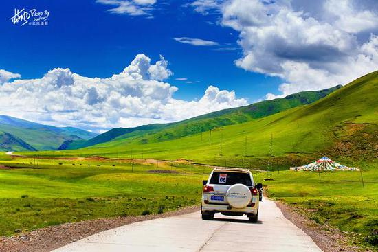 <a href='http://travel.sina.com.cn/qinghai-lvyou/?from=b-keyword' target='_blank'>青海</a><a href='http://travel.sina.com.cn/yushuzhou-lvyou/?from=b-keyword' target='_blank'>玉树</a>,214国道看最美的风景,撩的人总是想停车