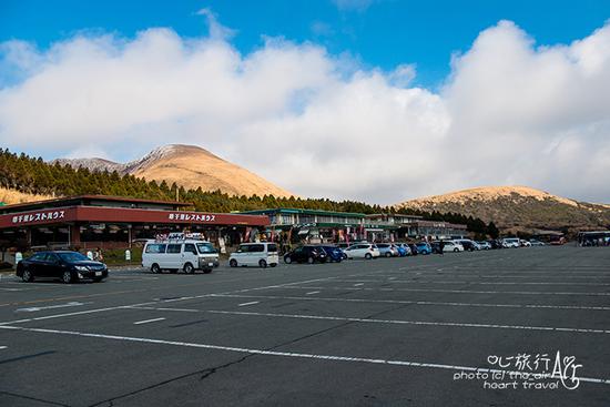 日本|阿苏·活火山下的牧场