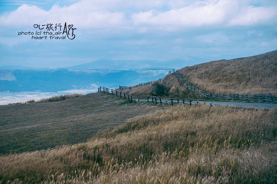 日本|阿苏·活火山下的牧场
