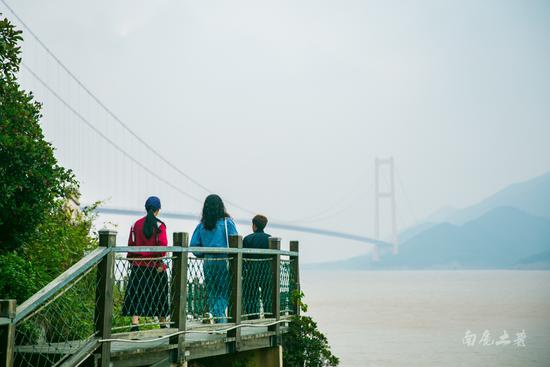 不一定要漂洋过大海,3天2晚踏遍定海的山与海,还可以露营燃篝火