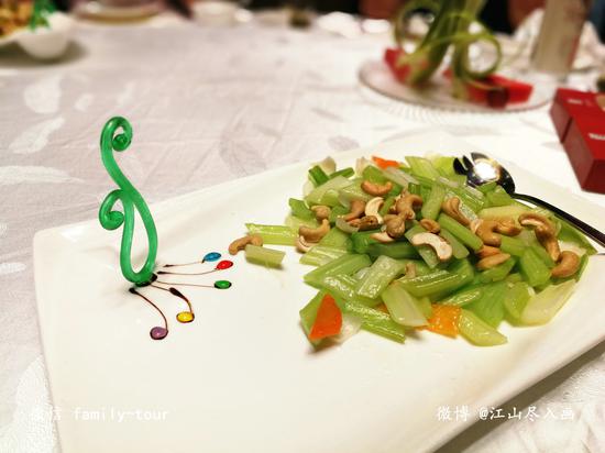 【<a href='http://travel.sina.com.cn/hunan-lvyou/?from=b-keyword' target='_blank'>湖南</a>】解锁“洞庭天下鲜”——寻味<a href='http://travel.sina.com.cn/yueyang-lvyou/?from=b-keyword' target='_blank'>岳阳</a>