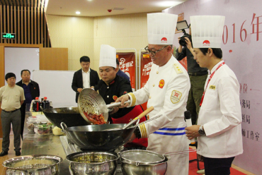 李锦记潜江龙虾高级烹饪研修班开班