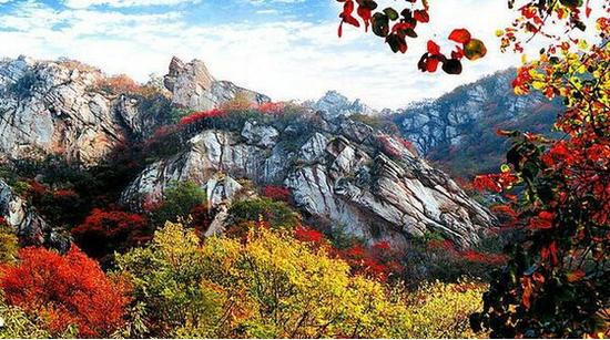 多彩的三皇山。 图片来源于网络