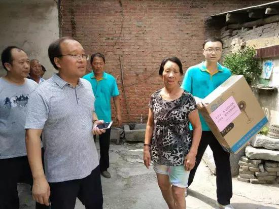 夏日炎炎 青天河景区精准扶贫送清凉