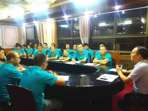 青天河景区召开四讲四有、四个合格专题党课