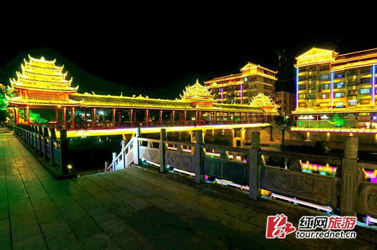 通道县城夜色 摄影:杨祖广