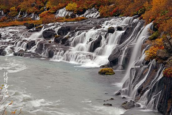 【<a href='http://travel.sina.com.cn/bingdao-lvyou/?from=b-keyword' target='_blank'>冰岛</a>】妩媚秀美的熔岩瀑布