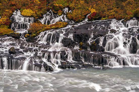 【<a href='http://travel.sina.com.cn/bingdao-lvyou/?from=b-keyword' target='_blank'>冰岛</a>】妩媚秀美的熔岩瀑布