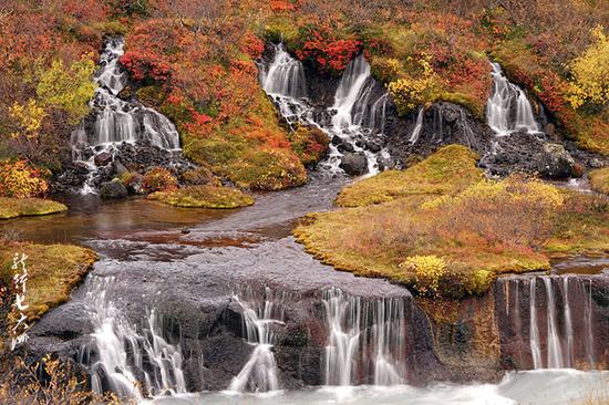 【<a href='http://travel.sina.com.cn/bingdao-lvyou/?from=b-keyword' target='_blank'>冰岛</a>】妩媚秀美的熔岩瀑布