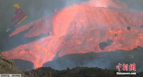 西班牙火山喷发未有减弱迹象 再次造成岛上航班停飞