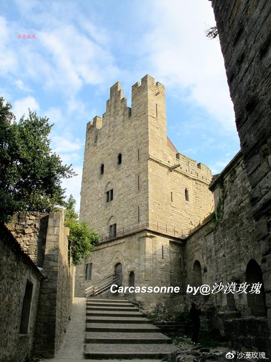 法国边境这座欧洲最大的古堡,圆你一个中世纪