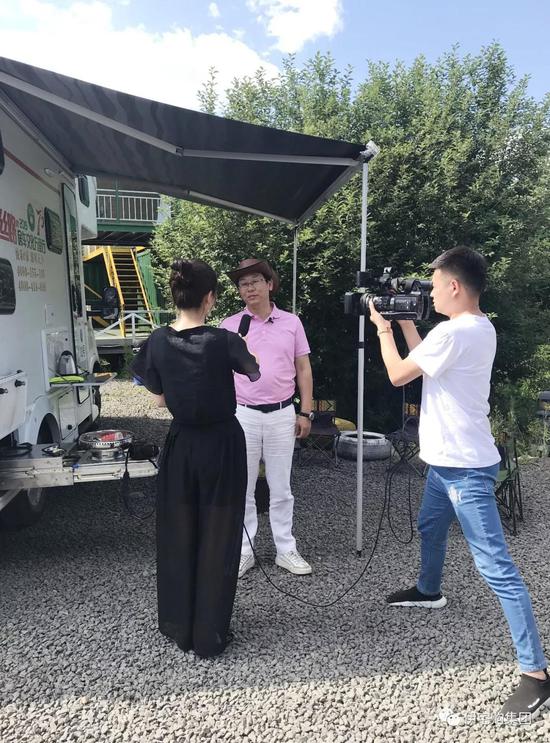 阿尔山市广播电视台采访中