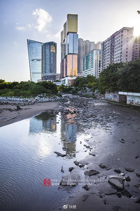 浓缩万千世界精彩的小城,不一样的<a href='http://travel-sina-com-cn.688vv.cn/aomenshi-lvyou/?from=b-keyword' target='_blank'><em><em>澳门</em></em></a>