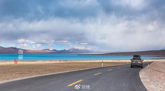 老司机也不敢轻易挑战的新藏线上,有一个绝美却又鲜为人知的圣湖