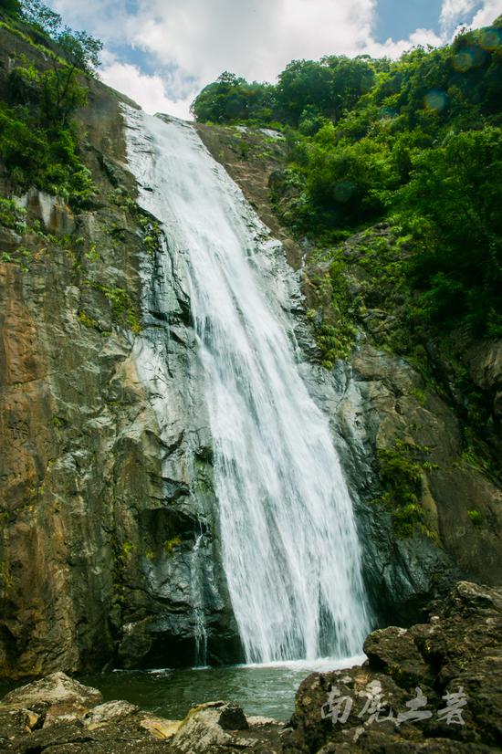 到江南小三峡,十大传世名画《富春山居图》里,去避暑