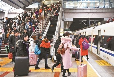 北京西站昨日旅客进站顺畅有序。摄影/本报记者 黄亮