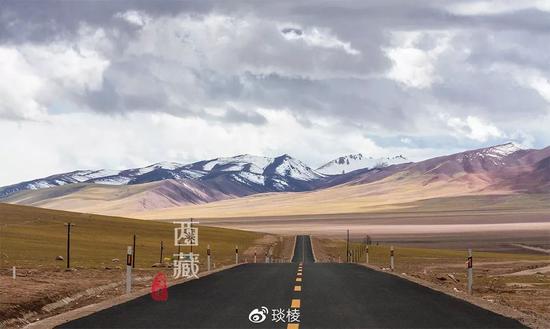 老司机也不敢轻易挑战的新藏线上,有一个绝美却又鲜为人知的圣湖