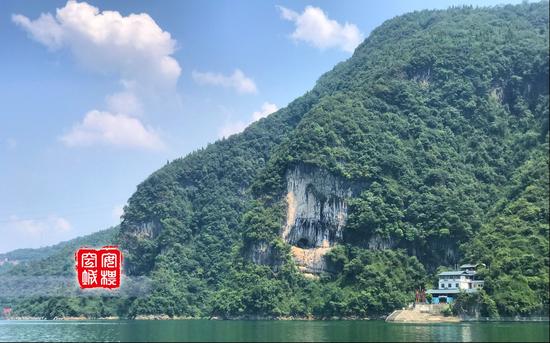 水域面积的扩大，百岛沉浮风光的凸现，使得清江长阳秀丽的山水风光更显妖娆。