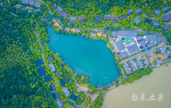 到江南小三峡,十大传世名画《富春山居图》里,去避暑