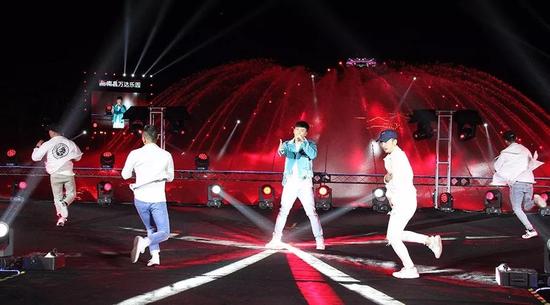 南昌万达乐园抖音跨年夜 HIGH启2018