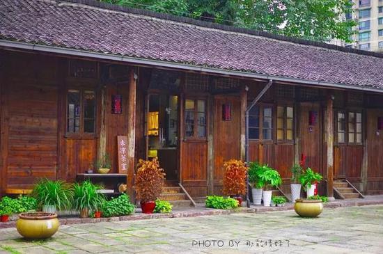 一分门票不花,游遍<a href='http://travel.sina.com.cn/hangzhou-lvyou/?from=b-keyword' target='_blank'><em>杭州</em></a>最不能错过的文艺复古拍照圣地