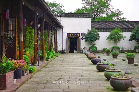 一分门票不花,游遍<a href='http://travel.sina.com.cn/hangzhou-lvyou/?from=b-keyword' target='_blank'><em>杭州</em></a>最不能错过的文艺复古拍照圣地