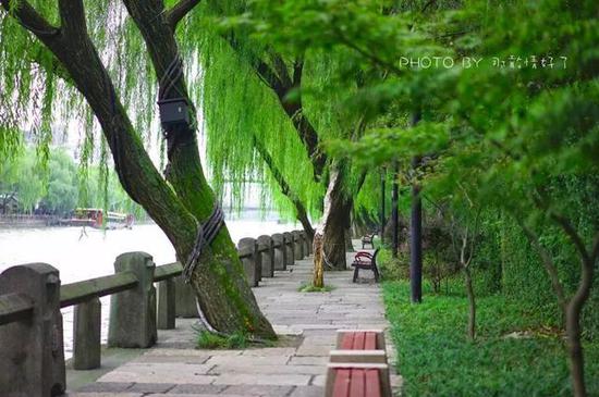 一分门票不花,游遍<a href='http://travel.sina.com.cn/hangzhou-lvyou/?from=b-keyword' target='_blank'><em>杭州</em></a>最不能错过的文艺复古拍照圣地
