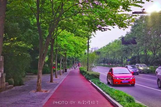 一分门票不花,游遍<a href='http://travel.sina.com.cn/hangzhou-lvyou/?from=b-keyword' target='_blank'><em>杭州</em></a>最不能错过的文艺复古拍照圣地
