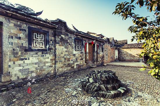 低调的<a href='http://travel.sina.com.cn/fujian-lvyou/?from=b-keyword' target='_blank'>福建</a>民居第一村原来这么美