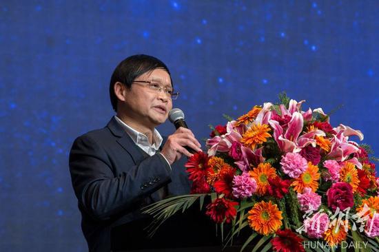 ▲省旅发委党组成员、副主任郭固权在分享会致辞。 余文辉摄