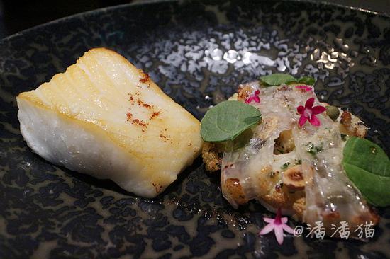 【<a href='http://travel.sina.com.cn/xinjiapo1-lvyou/?from=b-keyword' target='_blank'><em><em><em><em><em>新加坡</em></em></em></em></em></a>】隐匿于百年植物园中的高颜值米其林餐厅