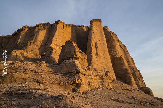 【<a href='http://travel.sina.com.cn/yilang-lvyou/?from=b-keyword' target='_blank'><em><em><em>伊朗</em></em></em></a>】地球上最热的地方,<a href='http://travel.sina.com.cn/yilang-lvyou/?from=b-keyword' target='_blank'><em><em><em>伊朗</em></em></em></a>唯一的自然遗产-卢特沙漠