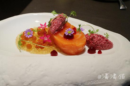【<a href='http://travel.sina.com.cn/xinjiapo1-lvyou/?from=b-keyword' target='_blank'><em><em><em><em><em>新加坡</em></em></em></em></em></a>】隐匿于百年植物园中的高颜值米其林餐厅