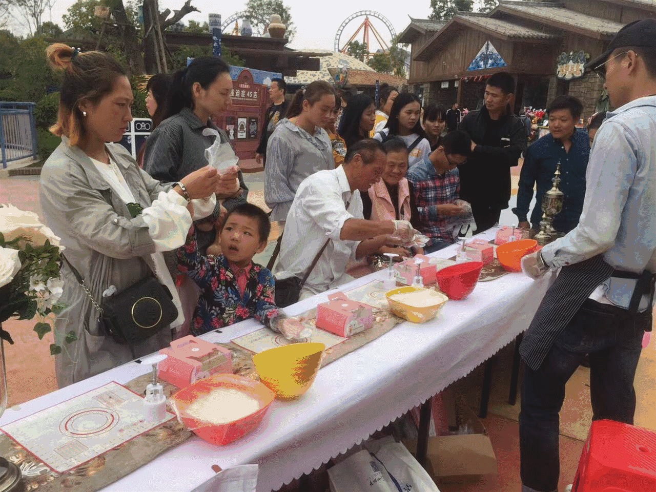 为了拉近你与天上明月的距离中秋节怎么少了得了月饼的出场?