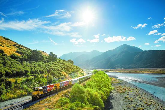其中,就有以新西兰经典旅程之火车观光旅行享誉世界的高山观景号