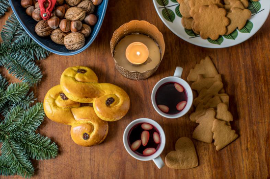圣诞热红酒、姜饼与藏红花面包。Photo： Emelie Asplund/imagebank.sweden.se