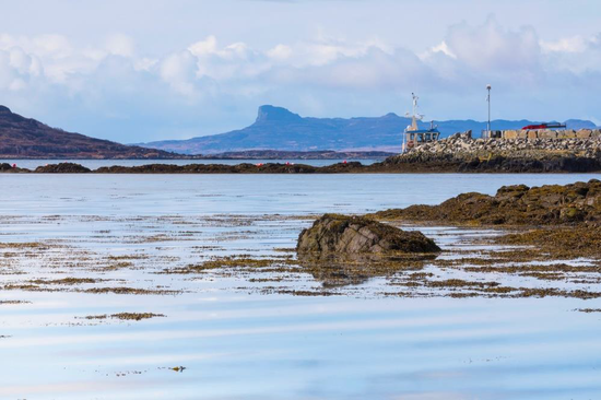  阿里萨格视角下的埃格岛（Isle of Eigg）