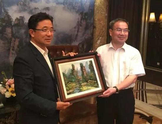 刘革安会见朱容台一行