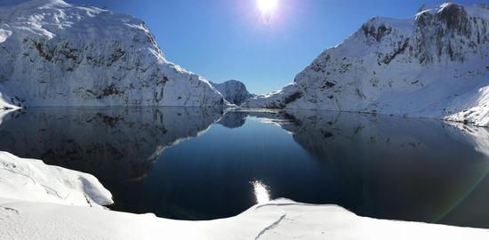 　　阿汤哥曾赞叹新西兰是天堂般美丽的国家 图片版权：Glacier Southern Lakes Helicopters