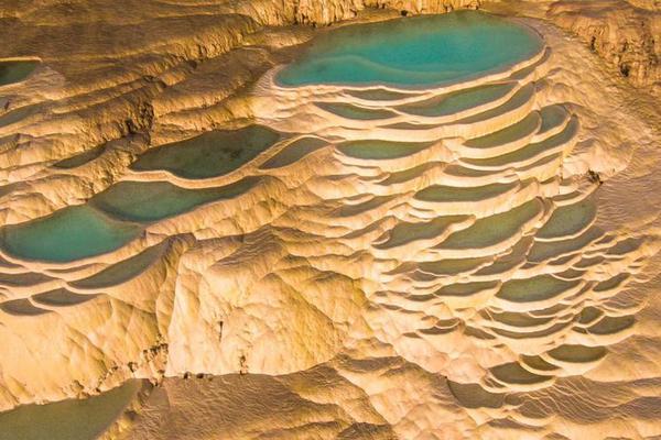 虎跳峽白水臺(tái)，關(guān)于水的故事