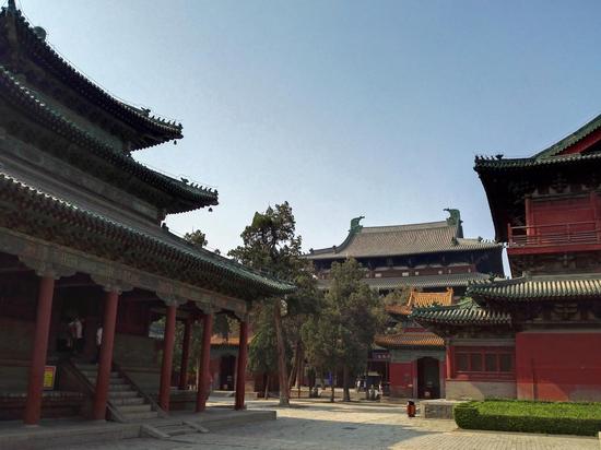 正定古城的隆兴寺，是国内为数不多的唐宋建筑群