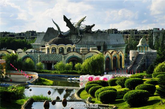 接二连三更惠玩儿 大学生半价通玩长影世纪