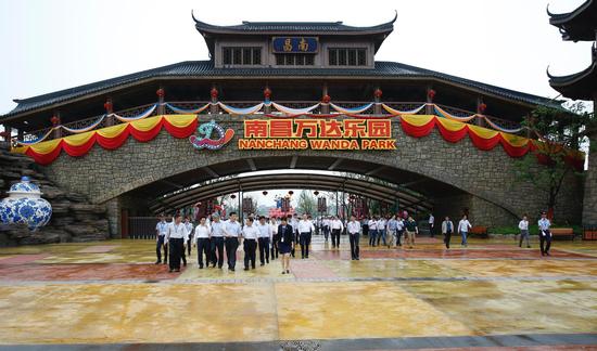 强卫考察南昌万达旅游城 唱响江西风景独好