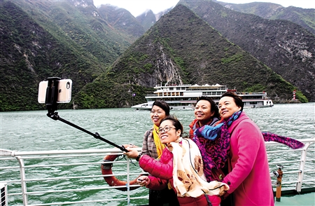走进渝东北环长江三峡 体味人文奇观湖光山色