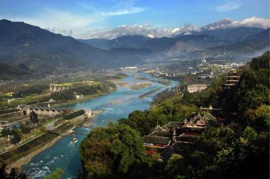 6年中国最美黄金旅游走廊推介会举行 九寨沟都